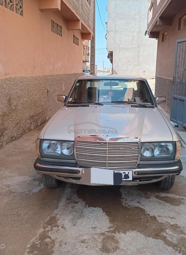 Mercedes 240D - الموتور ناضي والصالون نقي