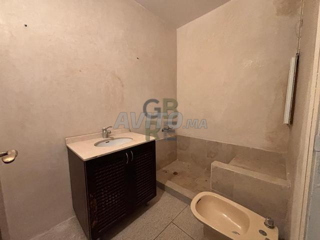 Appartement en rez-de-chaussée avec grande cour