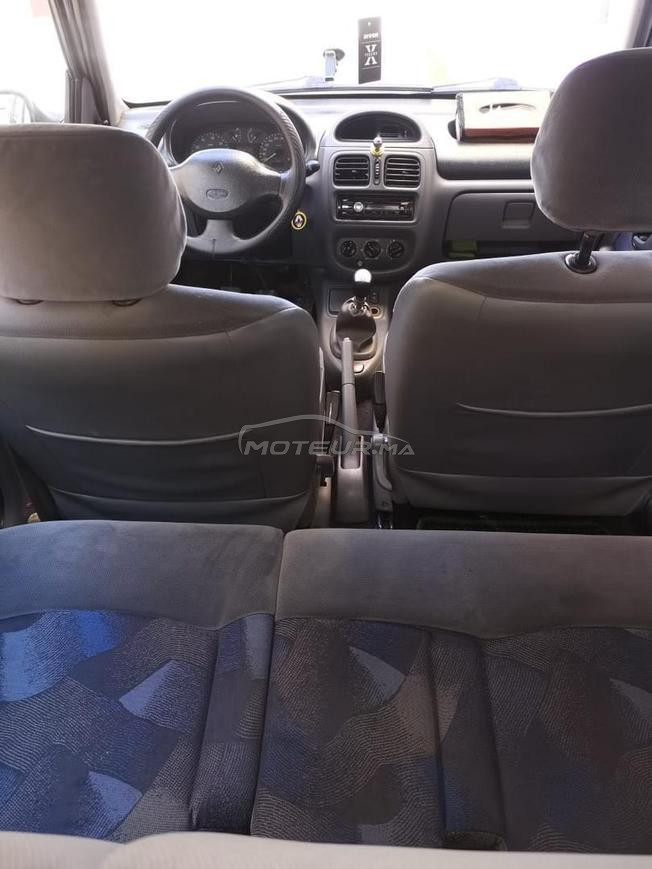 Renault Clio Essence Manuelle 2000 à Meknès