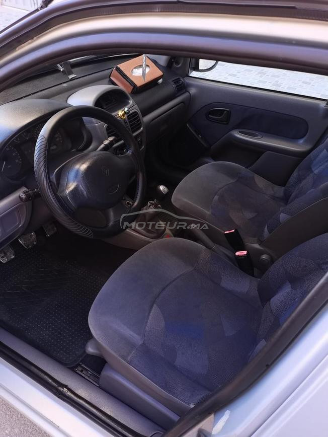 Renault Clio Essence Manuelle 2000 à Meknès