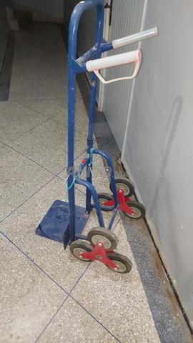 Chariot diable pliable pour escalier - 2