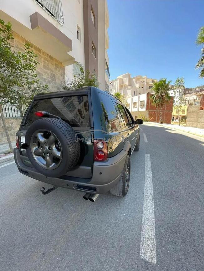 سيار للبيع من نوع  land rover  