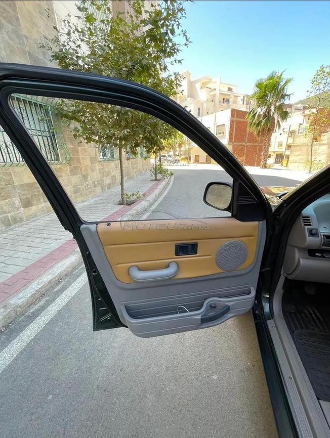 سيار للبيع من نوع  land rover  