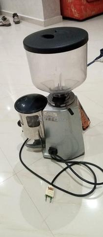 Moulin à café pratique pour un usage domestique ou professionnel - 2