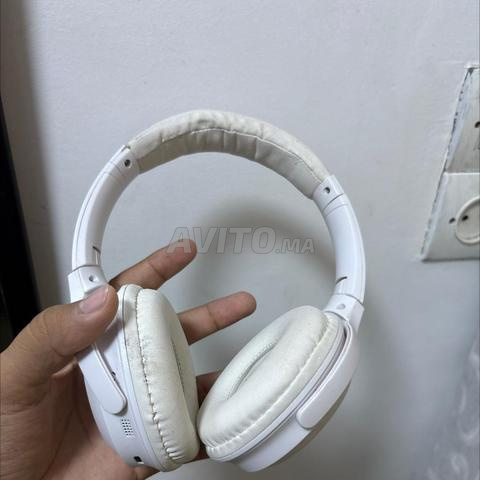 Casque élégant d'occasion, fonctionne bien, prix négociable 8
