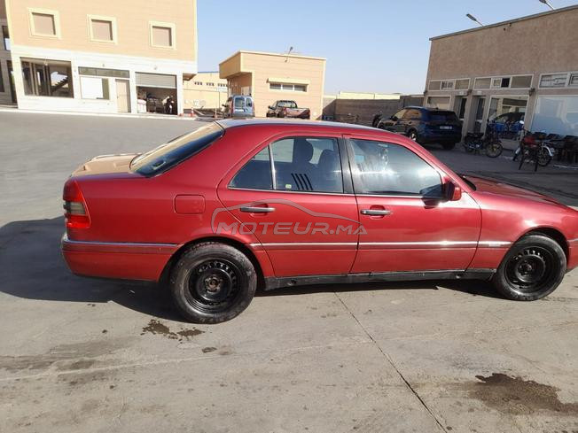 Mercedes-Benz 220 Diesel Manuelle 1997 à Echemmaia