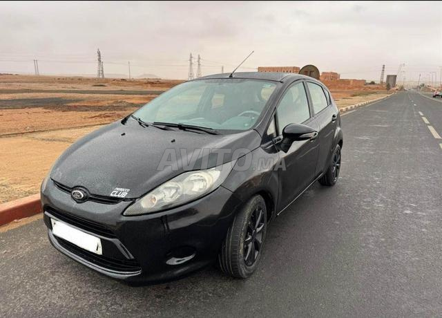 Ford Fiesta 2010 essence bon état - 2