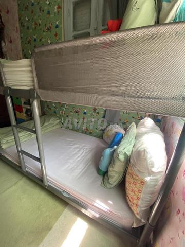 Lit IKEA sans matelas, encore très propre - 2