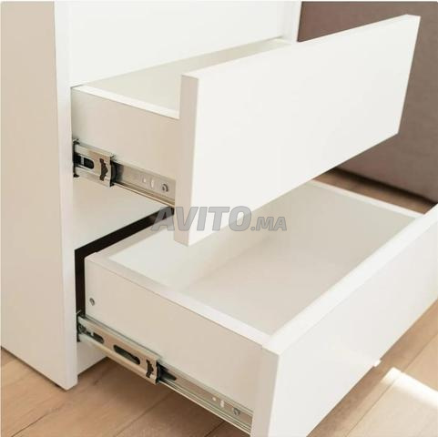 Table de chevet avec porte cachée - 2