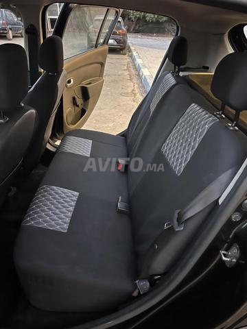 داسيا سانديرو ديزل يدوية 2021 بالدار البيضاء