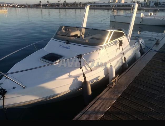 Bateau Cabin Cruiser Acquaviva propre en excellent état