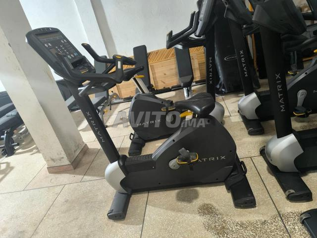 عدة أجهزة كارديو للياقة البدنية بحالة جيدة - 2