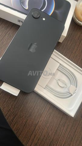 iPhone 16e - 2
