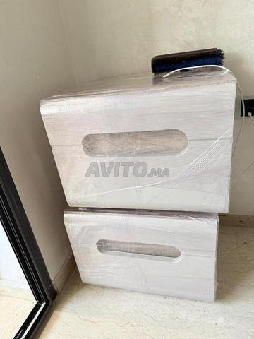 Lit avec commode et tables de chevet - 2