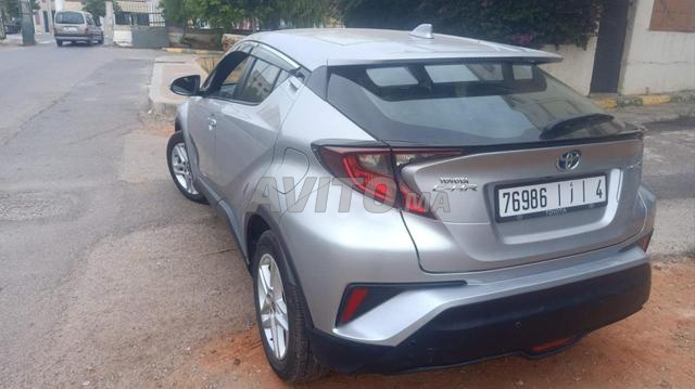Toyota C-HR en bon état - 2