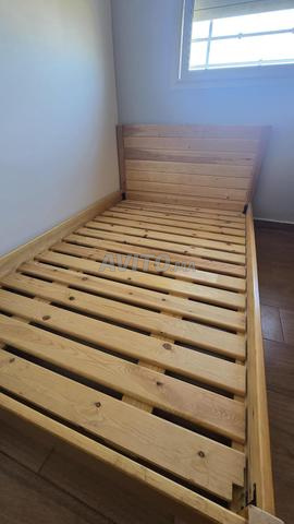 سرير مع مرتبة