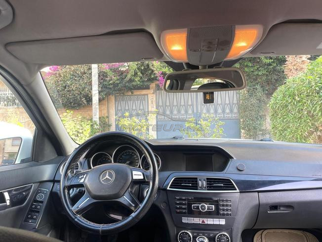 Mercedes-Benz 220 Diesel Manuelle 2014 à Agadir