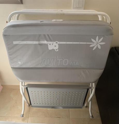 Table à langer pliable avec baignoire