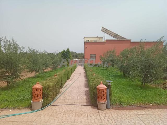 Villa titrée de 3300 m² à Sidi Abdellah Ghiat