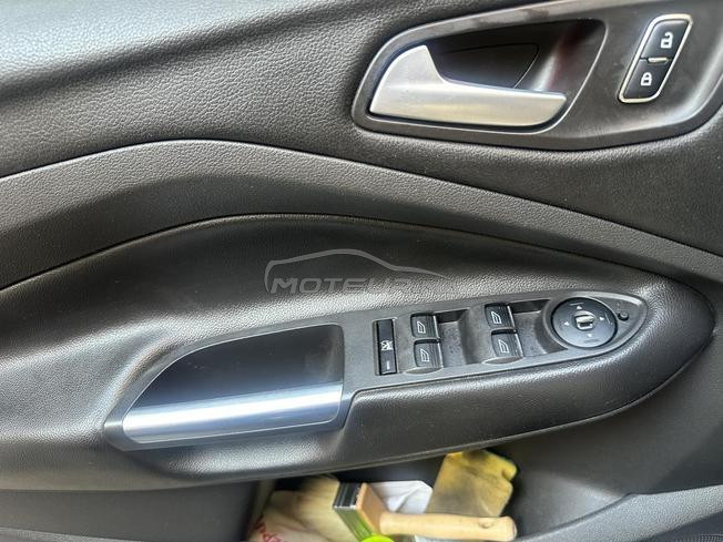 Ford Kuga en très bon état à vendre 