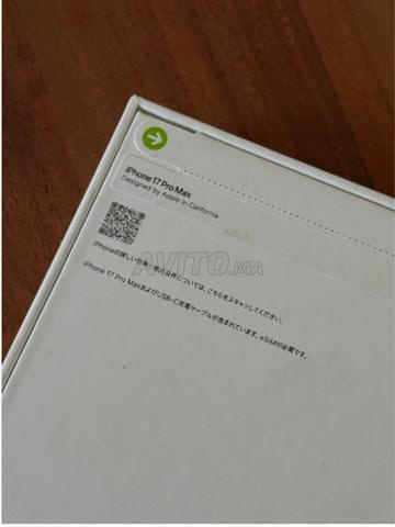 Apple iPhone 17 Pro Max - 256 Go - Argent - 2