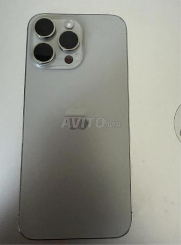 Apple iPhone 15 Pro Max 256 Go Débloqué - 2