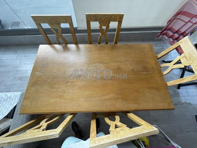 Table de salle à manger, négociable 🏷️ - 2