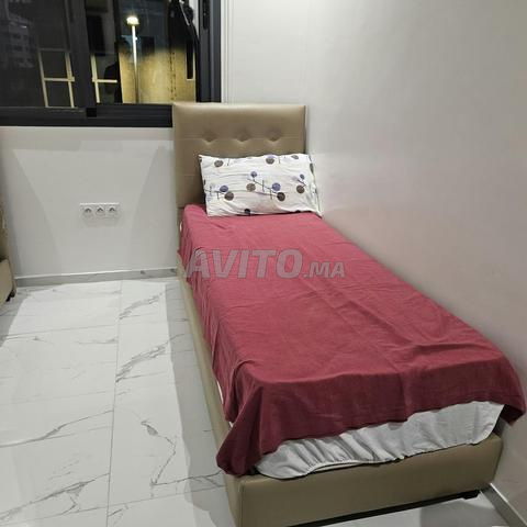 Lot de 2 lits 1 place avec têtes de lit – Bon état - 2