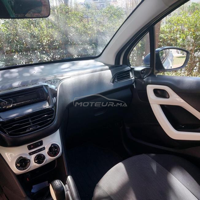 Peugeot 208 en très bon état.