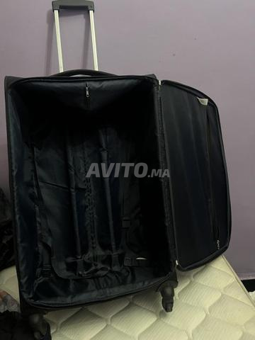 حقيبة أصلية سوداء كالجديدة بحالة جيدة جداً - 2
