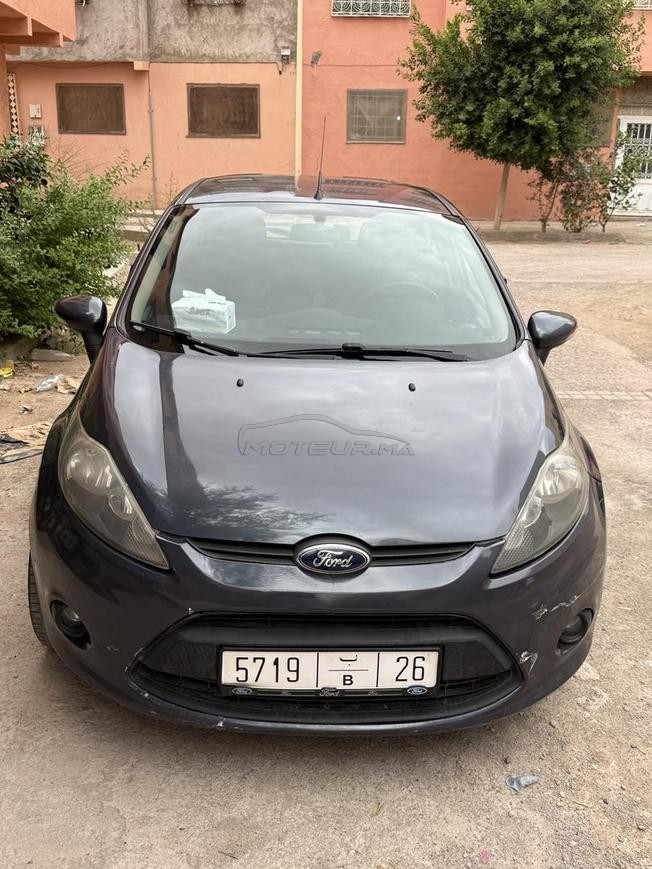 Je Vend ma Ford Fiesta Modele 2013 bonne etat 