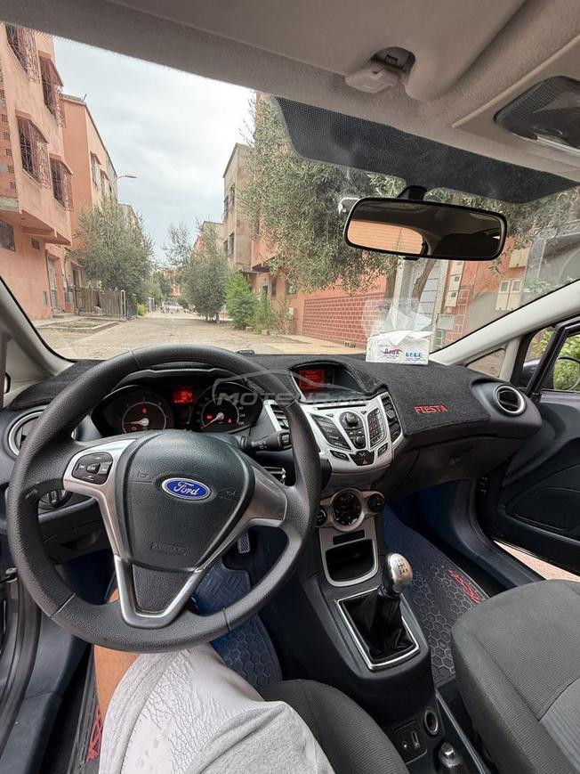 Je Vend ma Ford Fiesta Modele 2013 bonne etat 