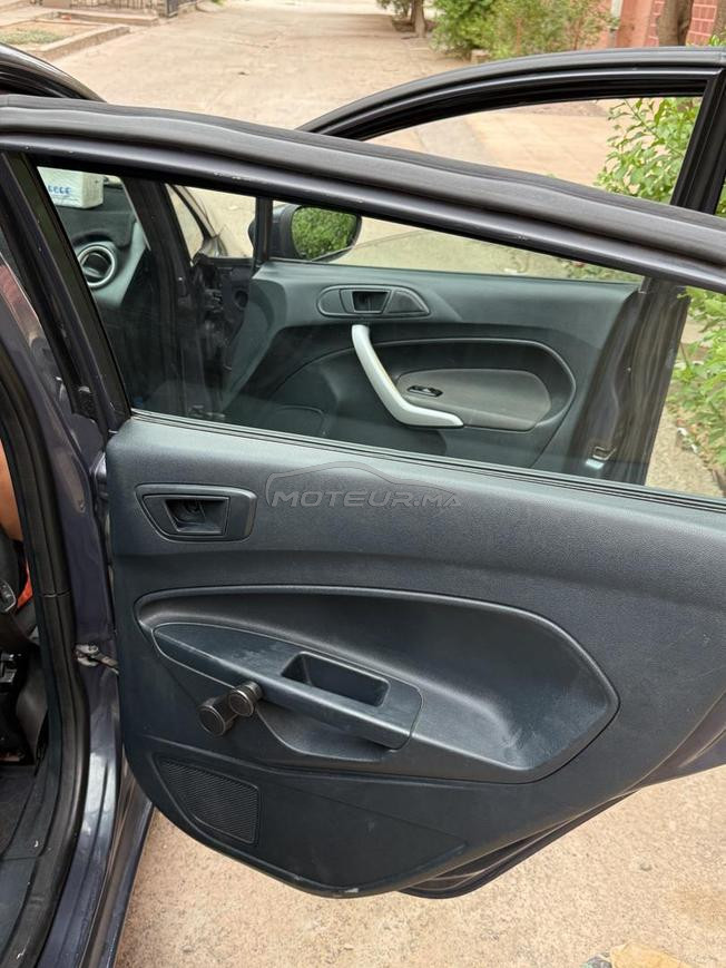 Je Vend ma Ford Fiesta Modele 2013 bonne etat 