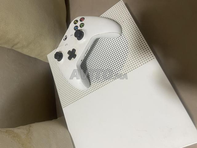 Xbox One S - 2