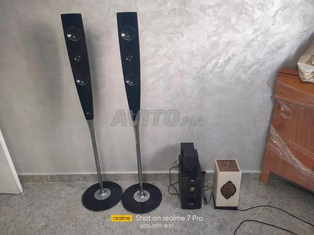 سماعات LG لاسلكية بحالة جيدة جدًا - - 2