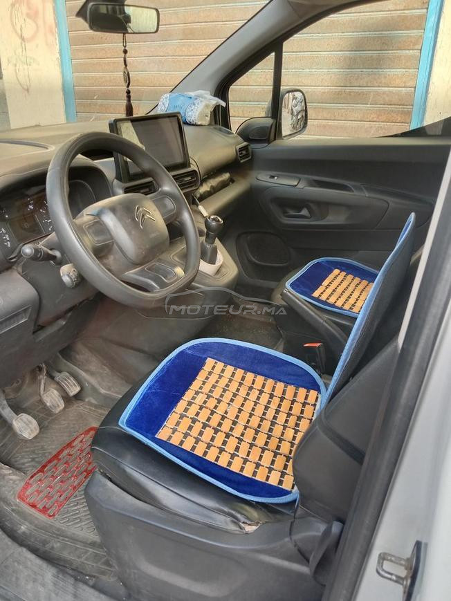 سيارة للبيع 