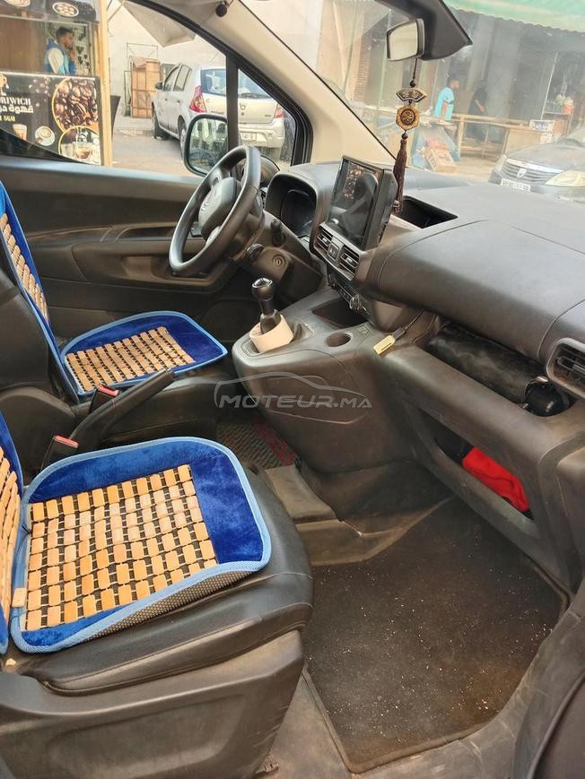سيارة للبيع 