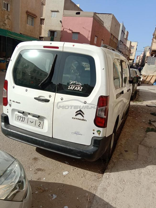 سيارة للبيع 