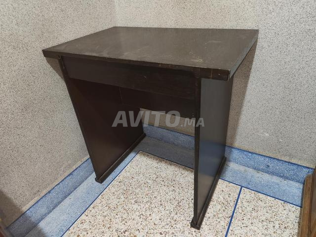 Bureau en bois moyen