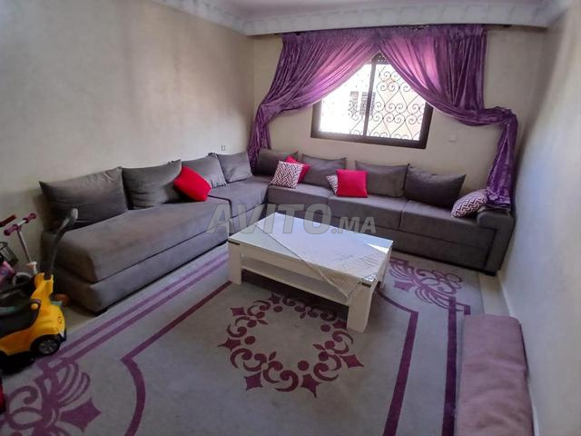 Canapé gris avec tapis - 2
