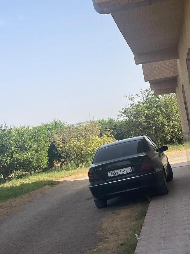 MERCEDES-BENZ C220 