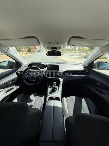 Peugeot 3008 Active model 2019 très bon état