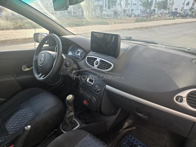Clio diesel 6 chv toutes options 