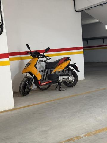 Aprilia SR 50 Motard 2019