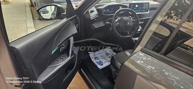 peugeot 2008 excellente état .