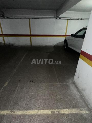 Grande place de parking de 16m2 à louer – 2 Mars