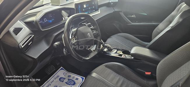peugeot 2008 excellente état .