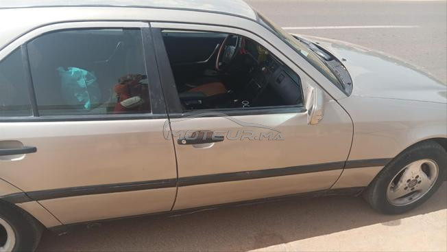 Mercedes-Benz 220 Diesel Manuelle 2000 à Salé