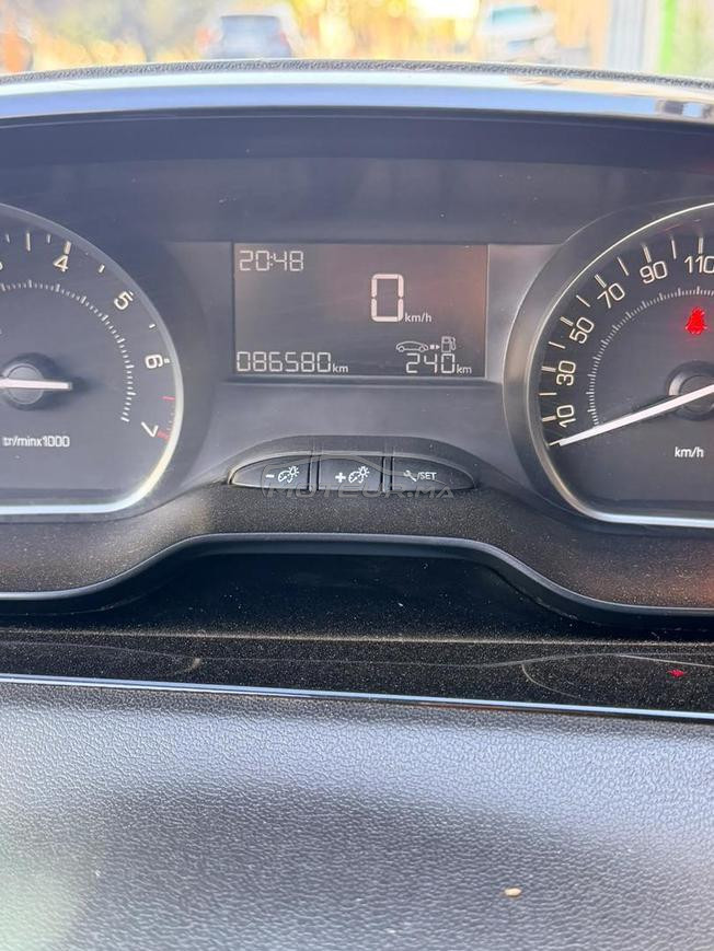 Peugeot 208 essence 