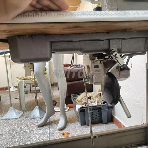 Machine surjeteuse - 2